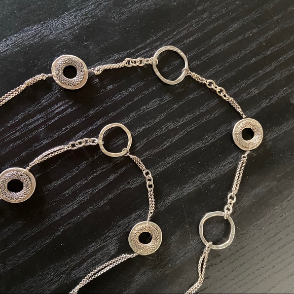 *SALE* LOFT Silver Circle Necklace - Picture 3 of 7